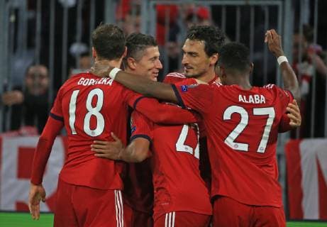 07.11.2018, Champions League, FC Bayern vs AEK Athen, Allianz Arena Muenchen, Fussball, im Bild: FCB Jubel zum 2:0 Leon Goretzka (FCB), Robert Lewandowski (FCB), Joshua Kimmich (FCB), Mats Hummels (FCB) und David Alaba (FCB) DFL REGULATIONS PROHIBIT ANY USE OF PHOTOGRAPHS AS IMAGE SEQUENCES AND OR QUASI VIDEO.