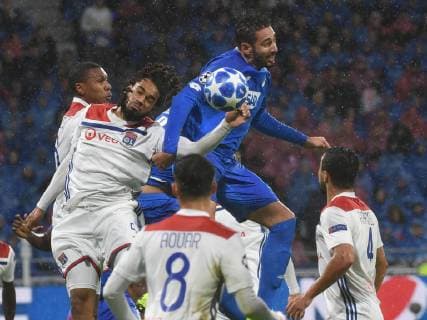 07.11.2018, xmeix, Fussball UEFA Champions League, Olympique Lyon - TSG 1899 Hoffenheim, emspor, v.l. Olympique Lyons Jason Denayer, Olympique Lyons Marcelo, Ishak Belfodil (TSG 1899 Hoffenheim) DFL DFB REGULATIONS PROHIBIT ANY USE OF PHOTOGRAPHS as IMAGE SEQUENCES and or QUASI-VIDEO Lyon