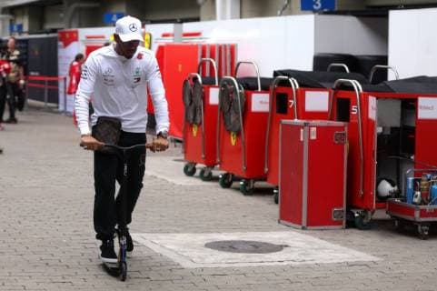 British driver Lewis Hamilton, of Mercedes, rides a scooter after a press conference PK Pressekonferenz at the Interlagos racetrack in Sao Paulo, Brazil, 08 November 2018. The Formula One Grand Prix of Brazil will be held at the Interlagos racetrack on 11 November. Brazil Formula One Grand Prix in Sao Paulo !ACHTUNG: NUR REDAKTIONELLE NUTZUNG!  Copyright: xFernandoxBizerrax AME511 20181108-636772920326831950