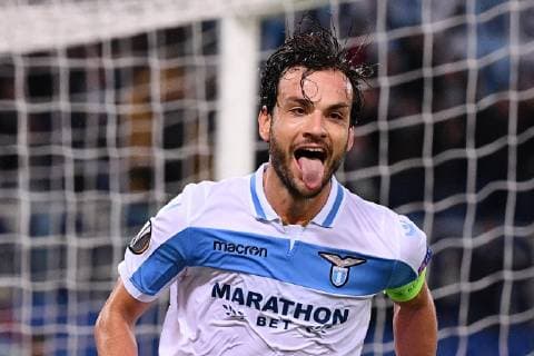 Sport Bilder des Tages Photo Alfredo Falcone - LaPresse08 11 2018 Roma (Italy SoccerLazio - MarsigliaEurope League 2018 2019 - Olimpico Stadium of RomaIn the pic:parolo celebrates  Copyright: xAlfredoxFalconex-xLaPresse ALFREx