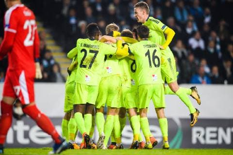 181108 Patrick Mortensen of Sarpsborg 08 celebrates with team mates after 0-1 during the Europa League group stage match between Malmö FF and Sarpsborg 08 on November 8, 2018 in Malmö. Photo: Petter Arvidson BILDBYRN kod PA 92149  Copyright: PETTERxARVIDSON BB181108PA090