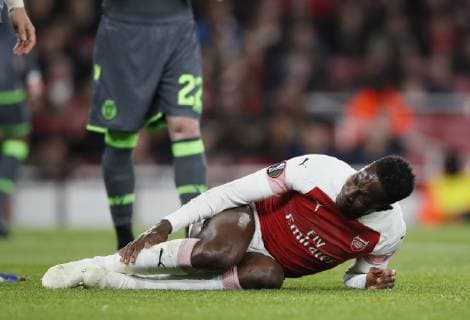 Danny Welbeck of Arsenal holds his right leg as he goes down injured during the Europa League, Group E match at the Emirates Stadium, London. Picture date: 8th November 2018. Picture credit should read: David Klein Sportimage EDITORIAL USE ONLY. No use with unauthorised audio, video, data, fixture lists, club league logos or live services. Online in-match use limited to 120 images, no video emulation. No use in betting, games or single club league player publications.