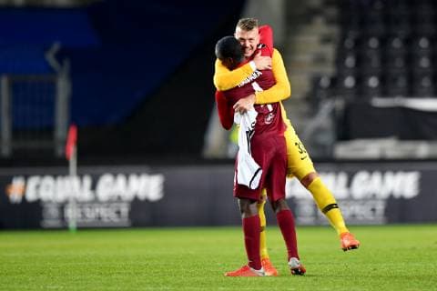 SOCCER - UEFA EL, Rosenborg vs RBS TRONDHEIM,NORWAY,08.NOV.18 - SOCCER - UEFA Europa League, group stage, Rosenborg BK vs Red Bull Salzburg. Image shows the rejoicing of Amadou Haidara and Alexander Walke (RBS). GEPAxpictures xFlorianxErtl