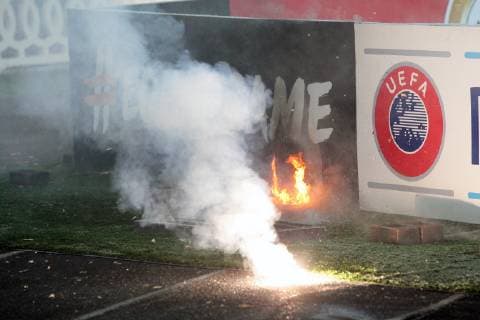 Sport Bilder des Tages Fußball, EL, FC Vorskla Poltava - FK Qarabag A banner catches fire during the UEFA Europa League Matchday 4 Group E game between FC Vorskla Poltava and Qarabag FK at the Oleksiy Butovsky Vorskla Stadium, Poltava, central Ukraine, November 8, 2018. Ukrinform. Vorskla 0-1 Qarabag in UEFA Europa League match  Copyright: xHennadiixMinchenkox