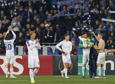 November 8, 2018 - Kiev, Ukraine - Dynamo Kiev s players celebrate with their fans the victory over Rennes during the UEFA Europa League Group K second-leg football match between Rennes and Dynamo Kyiv at the Olympiyskiy Stadium in Kiev, Ukraine, 08 November 2018. Dynamo Kyiv v Stade Rennais - UEFA Europa League  - ZUMAn230 20181108_zaa_n230_394 Copyright: xStrx