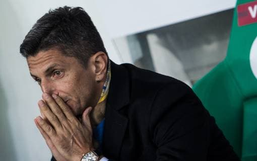 November 8, 2018 - Budapest, Hungary - Razvan Lucescu of FC PAOK coach during the UEFA Europa League Group L match between MOL Vidi FC and FC PAOK at Groupama stadium on Nov 08, 2018 in Budapest, Hungary. Vidi FC v PAOK - UEFA Europa League - Group L  - ZUMAn230 20181108_zaa_n230_523 Copyright: xRobertxSzaniszlox