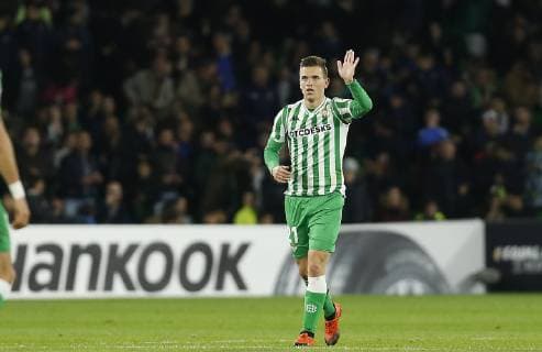 Fußball, EL, Real Betis Sevilla - AC Mailand Partido de la Europa League entre el Betis y el Milan en el Villamarin. En la imagen, Lo Celso celebra su gol. Europa League match between Betis and Milan. In this picture, Lo Celso celebrates his goal. 