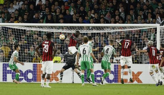 Fußball, EL, Real Betis Sevilla - AC Mailand Partido de la Europa League entre el Betis y el Milan en el Villamarin. En la imagen, Suso logra su gol. Europa League match between Betis and Milan. In this picture, Suso scores his goal. 