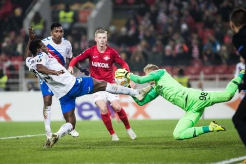 (181109) -- MOSCOW, Nov. 9, 2018 -- Lassana Coulibaly (L) of Rangers vies with Aleksandr Maksimenko, the goalkeeper of Spartak Moskva during the Europa League Group G 4th round match between Spartak Moskva and Rangers in Moscow, Russia on Nov. 8, 2018. Spartak Moskva won 4-3. ) (SP)RUSSIA-MOSCOW-SOCCER-UEFA EUROPA LEAGUE-SPARTAK MOSKVA VS RANGERS WuxZhuang 