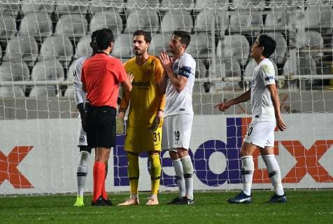 08.11.2018, xjhx, Fussball UEFA Europa League, Apollon Limassol - Eintracht Frankfurt emspor, v.l. Kevin Trapp (Eintracht Frankfurt), David Abraham (Eintracht Frankfurt), Makoto Hasebe (Eintracht Frankfurt) elfmeter (DFL DFB REGULATIONS PROHIBIT ANY USE OF PHOTOGRAPHS as IMAGE SEQUENCES and or QUASI-VIDEO) Nikosia