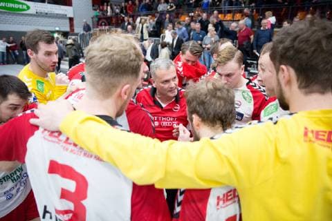 Luebbecke, Deutschland 09.11.2018: 2. Handball-Bundesliga - 2018 2019 - TuS-N-Luebbecke vs. ASV Hamm-Westfalen (M) Trainer und Sportlicher Leiter Kay Rothenspieler (Hamm) Luebbecke Nordrhein-Westfalen Deutschland Merkur Arena