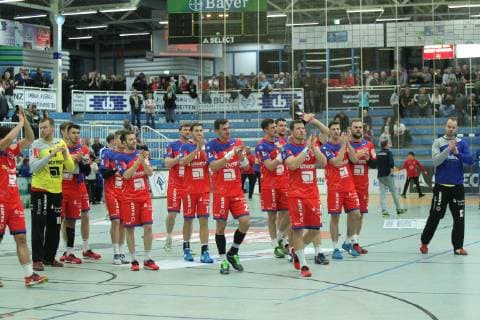 Die Spieler von HBW Balingen-Weilstetten klatschen ihren Fans Beifall beim Spiel TSV Bayer Dorrmagen vs. HBW Balingen-Weilstetten, Handball, 2. Bundesliga, 09.11.2018 TSV Bayer Dorrmagen vs. HBW Balingen-Weilstetten, Handball, 2. Bundesliga, 09.11.2018 Dormagen Copyright: xEIBNER MarioxHommesx EP_MHS