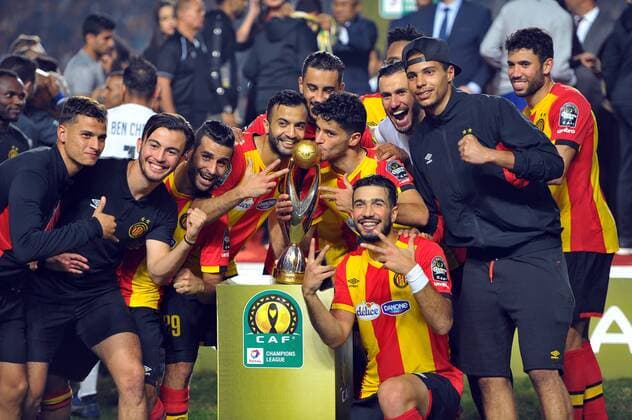 Fußball, Esperance Sportive Tunis gewinnt CAF Champions League The Tunisian Esperance sportive team wins the 22nd edition of the African Total CAF champions league against the Egyptian team Al Ahly sporting club by 3 0 at the Olypique de Rades stadium in the presence of the FIFA President, of the President of CAF and Prime Minister Youssef Chahid Final of the CAF Total Champions League. 
