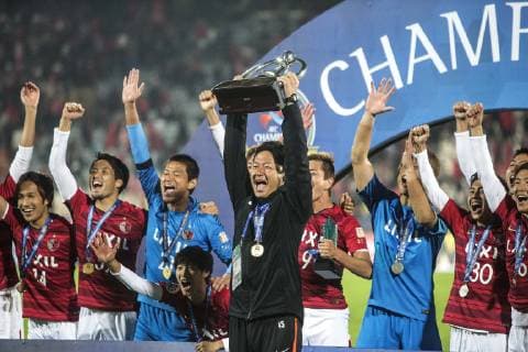 (181111) -- TEHRAN, Nov. 11, 2018 -- Oiwa Go (C), head coach of Kashima Antlers, holds up the trophy at the awarding ceremony after the AFC Champions League final match between Japan s Kashima Antlers and Iran s Persepolis FC in Azadi Stadium in Tehran, Iran, Nov. 10, 2018. Kashima Antlers secured a 0-0 draw to win the final match 2-0 on aggregate. ) (SP)IRAN-TEHRAN-AFC CHAMPIONS LEAGUE-FINAL AhmadxHalabisaz 
