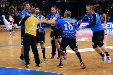 Deutschland , Hamburg , Barclaycard Arena , Handball 2. Bundesliga , Handball Verein Hamburg - HSG Nordhorn-Lingen , Schlussjubel ( Nordhorn )