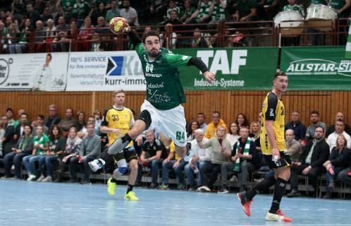 v.li.: Girts Lilienfelds (HSC 2000 Coburg), Benjamin Herth (DJK Rimpar Wölfe), Marcel Timm (HSC 2000 Coburg), DKB 2. Handball-Bundesliga, DJK Rimpar Wölfe - HSC 2000 Coburg,