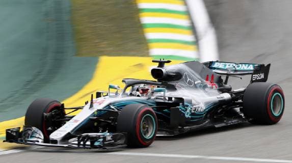 Formel 1, GP von Brasilien, Lewis Hamilton gewinnt vor Verstappen Grande Prêmio do Brasil de Fórmula 1 2018 SÃO PAULO, SP - 11.11.2018: GRANDE PRÊMIO DO BRASIL DE FÓRMULA 1 2018 - Lewis HAMILTON, GBR, Mercedes-AMG-Petronas Formula One Team first in the 2018 Formula 1 Brazil Grand Prix at the Autodromo de Interlagos in São Paulo, SP. (Photo: Rodolfo Buhrer La Imagem Fotoarena) x1638827x  RodolfoxBuhrer