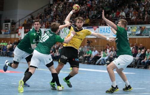 v.li.: Philipp Meyer (DJK Rimpar Wölfe), Lukas Siegler (DJK Rimpar Wölfe), Tobias Varvne (HSC 2000 Coburg), Michael Schulz (DJK Rimpar Wölfe), DKB 2. Handball-Bundesliga, DJK Rimpar Wölfe - HSC 2000 Coburg,
