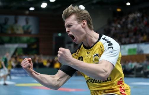 v.li.: Felix Spross (HSC 2000 Coburg) jubelt, DKB 2. Handball-Bundesliga, DJK Rimpar Wölfe - HSC 2000 Coburg,