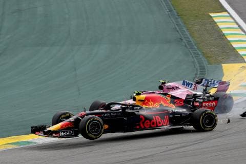 Formel 1, GP von Brasilien, Crash von Max Verstappen und Esteban Ocon Photo4 LaPresse 11 11 2018 Sao Paulo, Brazil Grand Prix Formula One Brazil 2018 In the pic: Max Verstappen (NED) Red Bull Racing RB14 and Esteban Ocon (FRA) Racing Point Force India F1 VJM11  Copyright: xPhoto4 LaPressex