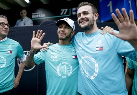 Motorsports: FIA Formula One World Championship WM Weltmeisterschaft 2018, Grand Prix of Brazil World Championship;2018;Grand Prix;Brazil , Mercedes AMG F1 and Mercedes-AMG F1 celebrate winning the Constructors Championship 44 Lewis Hamilton (GBR, Mercedes AMG Petronas F1 Team), Sao Paulo Brazil