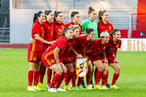Mannschaftsfoto, Aufstellung, team photo Spanien (ESP), Fußball, Frauen, Länderspiel, Deutschland - Spanien, DFB REGULATIONS PROHIBIT ANY USE OF PHOTOGRAPHS AS IMAGE SEQUENCES AND OR QUASI-VIDEO.