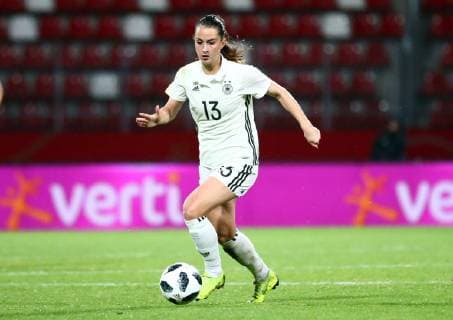 Deutschland - Spanien Fussball Frauen Länderspiel Erfurt, 13.112018, Steigerwaldstadion, Fussball, Frauen DFB-Länderspiel , BR Deutschland (GER) vs. Spanien (SPA) 0:0. , Im Bild: Sara Däbritz Daebritz (Deutschland, Bayern München). ,
