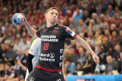 SG Flensburg-Handewitt vs Paris Saint-Germain HB, Handball, EHF Champions League Gruppenphase, 14.11.18 Magnus Joendal (SG Flensburg-Handewitt, 18) beim 7 Meterwurf