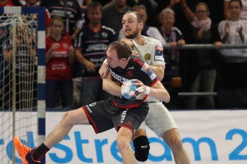 Holger Glandorf (SG Flensburg-Handewitt, 09) gegen Henrik Toft Hansen (Paris Saint-Germain HB, 15) Flensburg Schleswig-Holstein Deutschland Flens-Arena Copyright: xAgentur54Gradx xSpeedphotosx