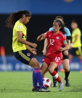 Colombian Andrea Perez (L) vies for the ball with Canadian Lara Kazandjian during the Women s Under 17 World Cup match between the national soccer teams of Colombia and Canada, at the Charrua stadium, in Montevideo, Uruguay, 14 November 2018. Colombia vs. Canada !ACHTUNG: NUR REDAKTIONELLE NUTZUNG!  Copyright: xRaulxMartinezx AME4581 20181115-636778371998294413