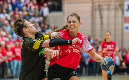 14-11-2018 Bad Langensalza Handball - Bundesliga Frauen Saison 2018-2019 THC Erfurt Bad Langensalza : BVB Dortmund Handball Alina Grijseels 04( BVB Dortmund Handball ) und Alice Stolle 17 (Thueringer HC)
