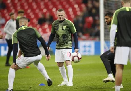 Wayne Rooney of England warms up during the Friendly international match Länderspiel at Wembley Stadium, London. Picture date: 15th November 2018. Picture credit should read: David Klein Sportimage EDITORIAL USE ONLY. No use with unauthorised audio, video, data, fixture lists, club league logos or live services. Online in-match use limited to 120 images, no video emulation. No use in betting, games or single club league player publications. _K2I4790.JPG