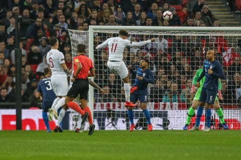 Dele Alli (Tottenham Hotspur) of England (11) heads an early chance onto the cross bar during the WR Foundation international match L?nderspiel between England and USA at Wembley Stadium, London, England on 15 November 2018. Copyright: xDavidxHornx PMI-2406-0008