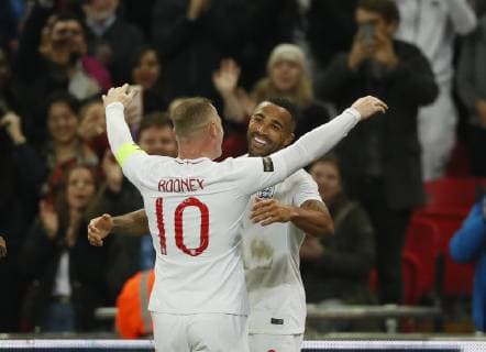 Callum Wilson of England celebrates scoring his goal with Wayne Rooney of England during the Friendly international match Länderspiel at Wembley Stadium, London. Picture date: 15th November 2018. Picture credit should read: David Klein Sportimage EDITORIAL USE ONLY. No use with unauthorised audio, video, data, fixture lists, club league logos or live services. Online in-match use limited to 120 images, no video emulation. No use in betting, games or single club league player publications. _K2I7142.JPG
