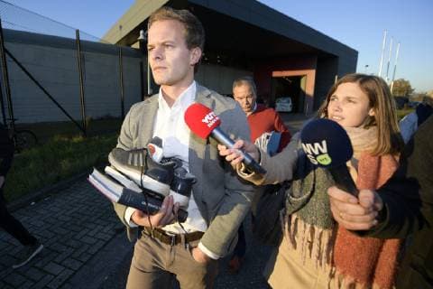 Sport Themen der Woche KW46 Sport Bilder des Tages Fußball, Belgien Korruptionsskandal, Schiedsrichter Bart Vertenten aus U-Haft entlassen Referee Bart Vertenten (C) pictured as he s released from the prison of Hasselt, Friday 16 November 2018. Several suspects in a large investigation into tax evasion, money laundering and possible match fixing in Belgian first division soccer competition were arrested in football fraud case Operatie Propere Handen (Operation Clean Hands). The investigating judge, who worked at the soccer union before, has been substituted after a complaint by the lawyer of referee Vertenten. YORICKxJANSENS  x05471050x