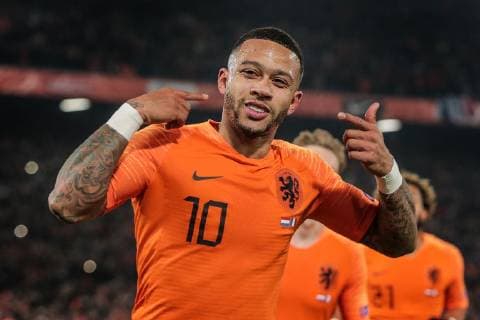 ROTTERDAM, Stadium de Kuip, 16-11-20-18, football, season 2018 2019, Netherlands player Memphis Depay scores the 2-0 out a penalty during the Nations League game Netherlands - France Netherlands - France  x2625835x