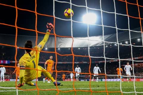 ROTTERDAM, Stadium de Kuip, 16-11-20-18, football, season 2018 2019, Netherlands player Memphis Depay scores the 2-0 during the Nations League game Netherlands - France Netherlands - France  x2625840x