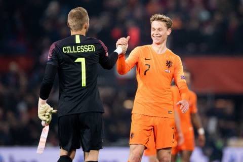 Fußball, Nations League, Niederlande - Frankreich Holland goalkeeper Jasper Cillessen, Frenkie de Jong of Holland during the UEFA Nations League A group 1 qualifying match between The Netherlands and France at stadium De Kuip on November 16, 2018 in Rotterdam, The Netherlands UEFA Nations League A group 1 2018 2019 xVIxVIxImagesx xTomxBodexMultimediaxIVx 12798625