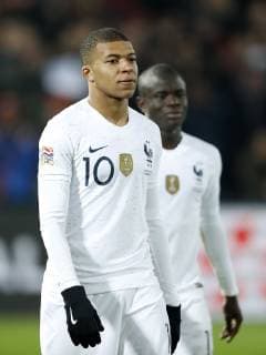Fußball, Nations League, Niederlande - Frankreich (L-R) Kylian Mbappe of France, Ngolo Kante of France during the UEFA Nations League A group 1 qualifying match between The Netherlands and France at stadium De Kuip on November 16, 2018 in Rotterdam, The Netherlands UEFA Nations League A group 1 2018 2019 xVIxVIxImagesx xMauricexvanxSteenxIVx 12798709