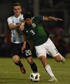 Argentina s Giovani Lo Celso (L) vies for the ball with Mexico s Erick Gutierrez during a friendly international soccer match between Argentina and Mexico at Mario Alberto Kempes stadium in Cordoba, Argentina, 16 November 2018. Argentina vs Mexico !ACHTUNG: NUR REDAKTIONELLE NUTZUNG!  Copyright: xHernanxCortezx AME6446 20181117-636780206725117113