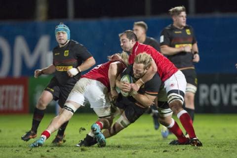 Deutschland - Kanada, WM-Qualifikationsspiel Qualifikationsspiel zum Rugby World Cup 2019 in Japan zwischen Deutschland und Kanada am 17.11.2018 in Marseille. Jaco Otto (Deutschland, 7) hat keine Chance, sich gegen seine beiden kanadischen Gegenspieler durchzusetzen., Marseille Bouches-du-Rhone Frankreich Stade Delort