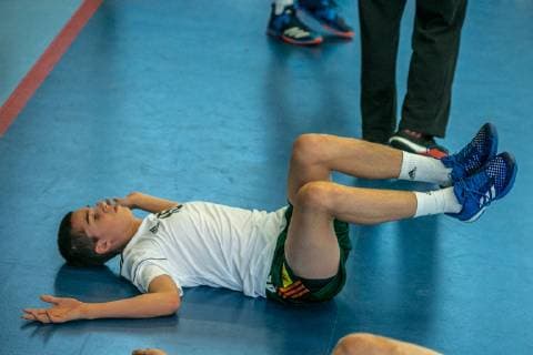 Pablo Urdangarin 45 Spanier, Neffe des spanischen Königs Felipe - hier im A-Nachwuchsteam der Handballer von Hannover-Burgdorf am 17. November 2018 gegen den Bergischen HC. - hier beim warmmachen