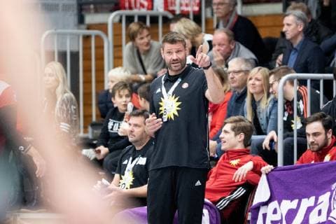 Luebbecke, Deutschland 17.11.2018: 2. Handball Bundesliga - 2018 2019 - TuS-N-Luebbecke vs. HC Rhein Vikings Trainer Aaron Ziercke (Luebbecke) Luebbecke Nordrhein-Westfalen Deutschland Merkur Arena
