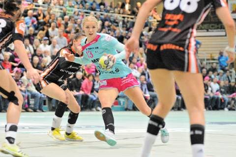Shenia Minevskaja (TusSies Metzingen 13) TusSies Metzingen, Handball, HBF, EHF-Cup, Ligaspiel, 17.11.2018, Foto:TBaur Eibner TusSies Metzingen vs. DHK Banik Most Metzingen Copyright: xEIBNER TobiasxBaurx EP_TBR