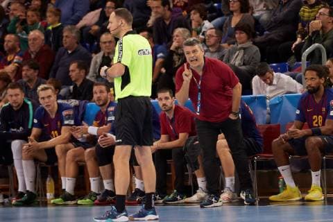 Barca Lassa s head coach Xavi Pascual gives his players directions during a EHF Champions League match between HC Vardar vs Barca Lassa at the Palau Blaugrana in Barcelona, north eastern Spain, 17 November 2018. Barca Lassa vs HC Vardar !ACHTUNG: NUR REDAKTIONELLE NUTZUNG!  Copyright: xAlejandroxGarciax GRAF909 20181117-636780871998148920