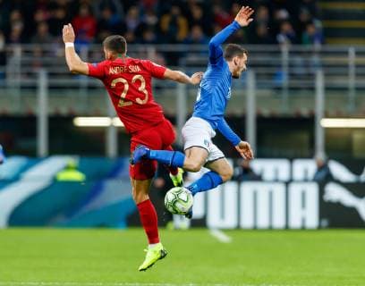 Fußball, Nations League, Italien - Portugal Italien, Mailand, 17.11.2018, UEFA Nations League, League A, Group 3, Italien - Portugal Andre Silva (POR) und Alessandro Florenzi (ITA) im Zweikampf ( DeFodi048