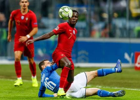 Fußball, Nations League, Italien - Portugal Italien, Mailand, 17.11.2018, UEFA Nations League, League A, Group 3, Italien - Portugal Bruma (POR) und Marco Verratti (ITA) im Zweikampf ( DeFodi048