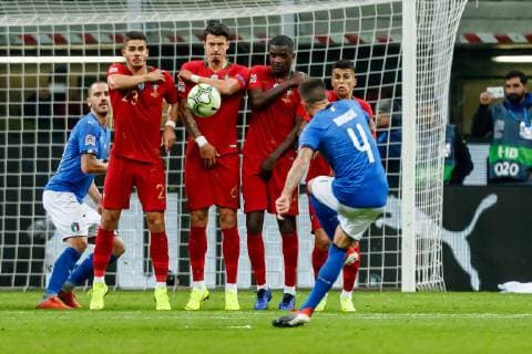 Fußball, Nations League, Italien - Portugal Italien, Mailand, 17.11.2018, UEFA Nations League, League A, Group 3, Italien - Portugal Cristiano Biraghi (ITA) freistoss ( DeFodi048