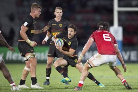 Deutschland - Kanada, WM-Qualifikationsspiel Qualifikationsspiel zum Rugby World Cup 2019 in Japan zwischen Deutschland und Kanada am 17.11.2018 in Marseille. Harris Aounallah (Deutschland, 23, mit Ball) versucht Kyle Baillie (Canada, 6) zu entwischen. Links Sebastian Ferreira (Deutschland, 6) , im Hintergrund Hagen Schulte (Deutschland, 22)., Marseille Bouches-du-Rhone Frankreich Stade Delort