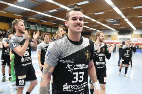 Roman Becvar (Elbflorenz) freut sich ueber den Sieg in Huettenberg TV Huettenberg vs HC Elbflorenz, Handball, 2. Bundesliga, 17.11.2018 TV Huettenberg vs HC Elbflorenz, Handball, 2. Bundesliga, 17.11.2018 Huettenberg Copyright: xEIBNER RenexWeissx EP_RWS